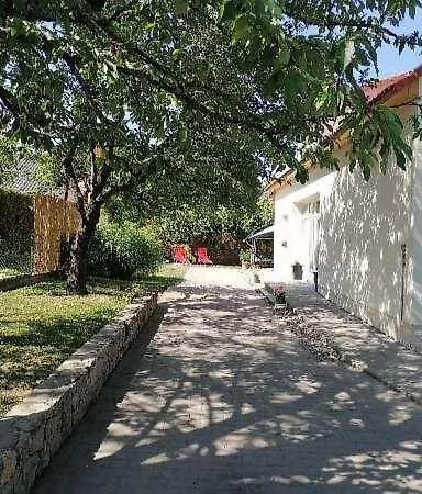 In Balatonbereny/balaton 18081 * Balatonbereny