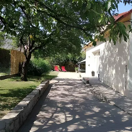 Ferienhaus In Balatonbereny/balaton 18081 Balatonberény