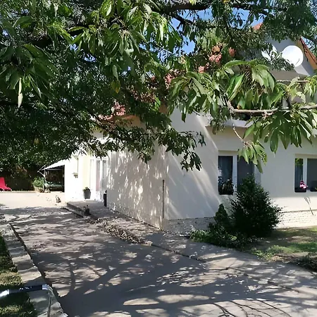 In Balatonbereny/balaton 18081 *